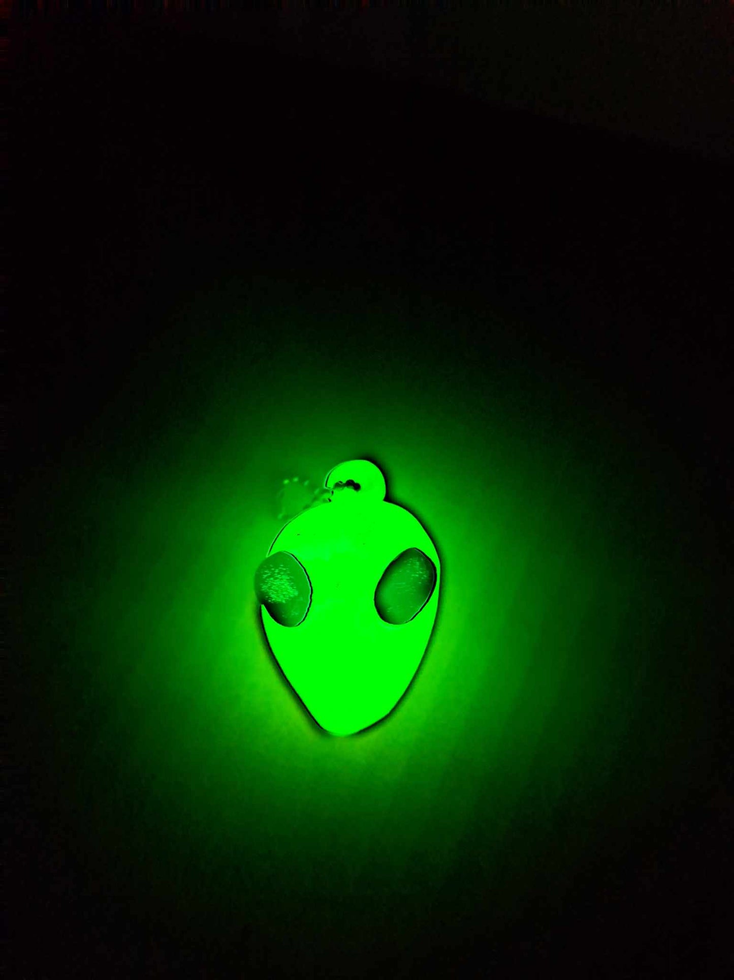 Alien keychain- glows in the dark!